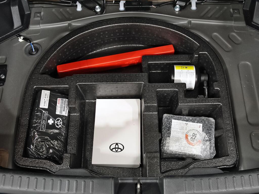 Toyota Yaris 1.5 120H Active Plus 27