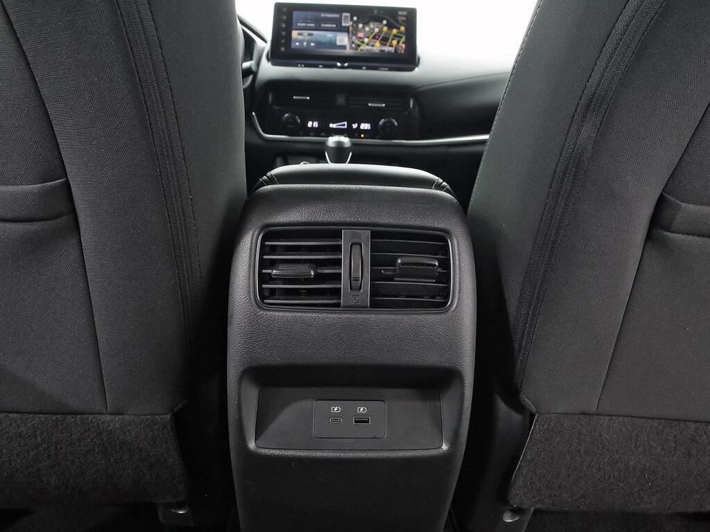 Nissan Qashqai DIG-T 103kW N-Connecta 31