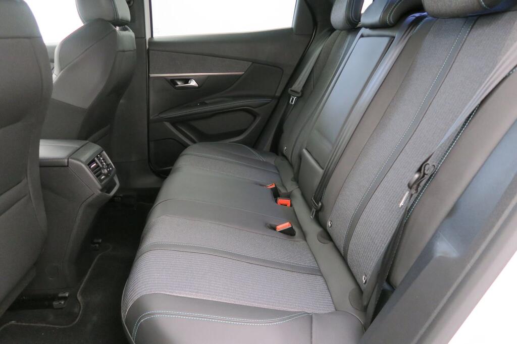 Peugeot 3008 1.2 PureTech 96KW S&S Allure Pack 15
