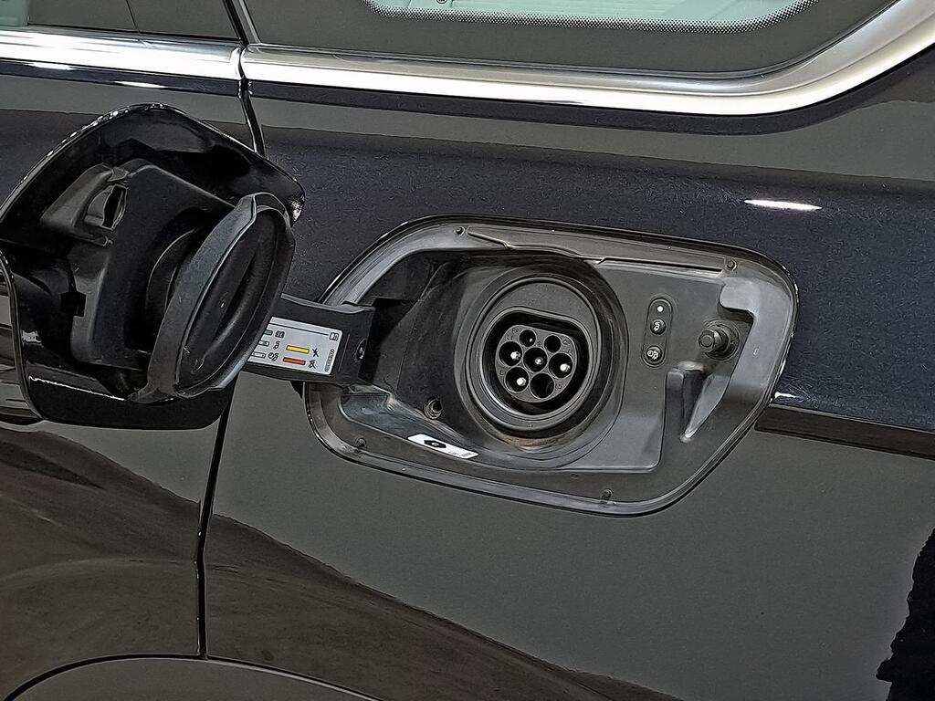 Volkswagen Touareg eHybrid Eleg 3.0 V6 TSI 280kW Tip 4M 21