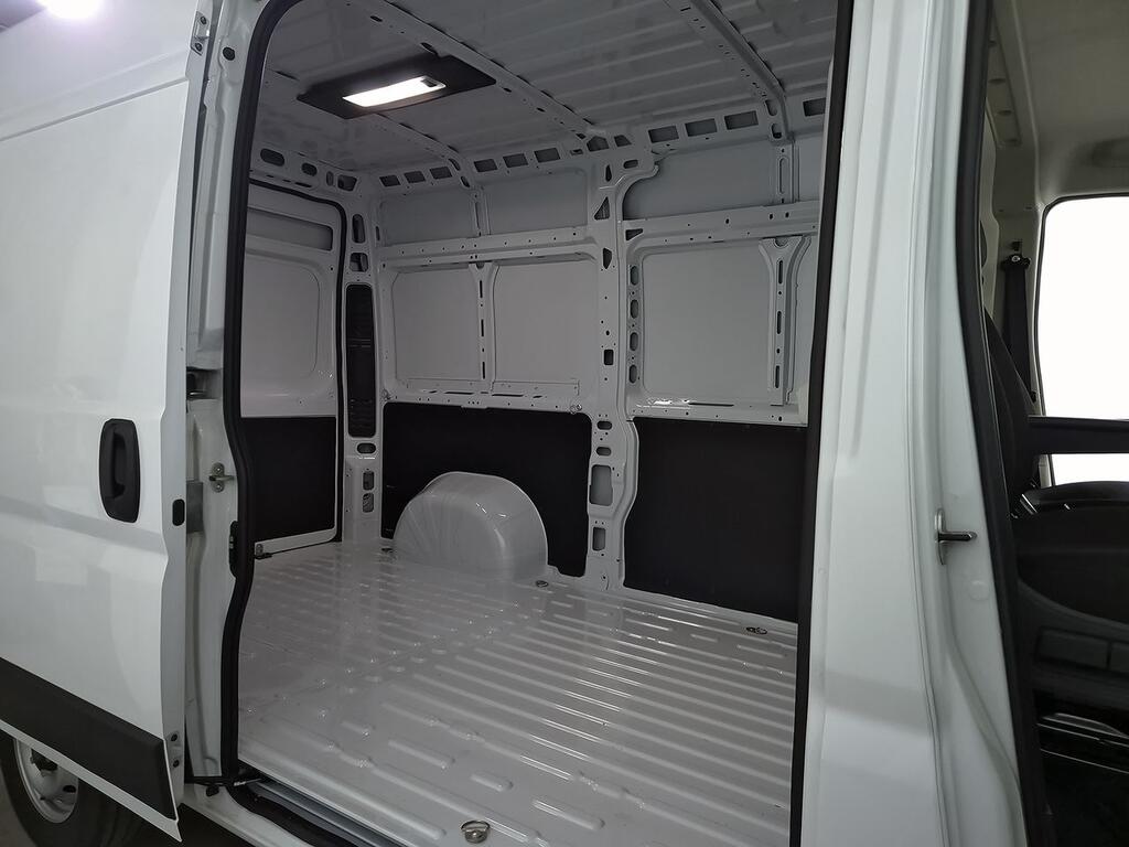 Peugeot Boxer FG L2H2 2.2 BLUEHDI 140 CV 3.5T S&S 6V MA 9