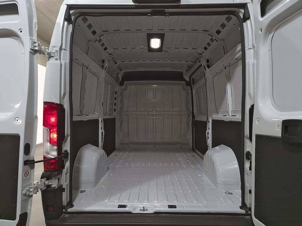 Peugeot Boxer FG L2H2 2.2 BLUEHDI 140 CV 3.5T S&S 6V MA 10