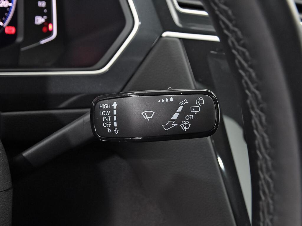 Volkswagen Tiguan R-Line 1.5 TSI 110kW (150CV) DSG 11