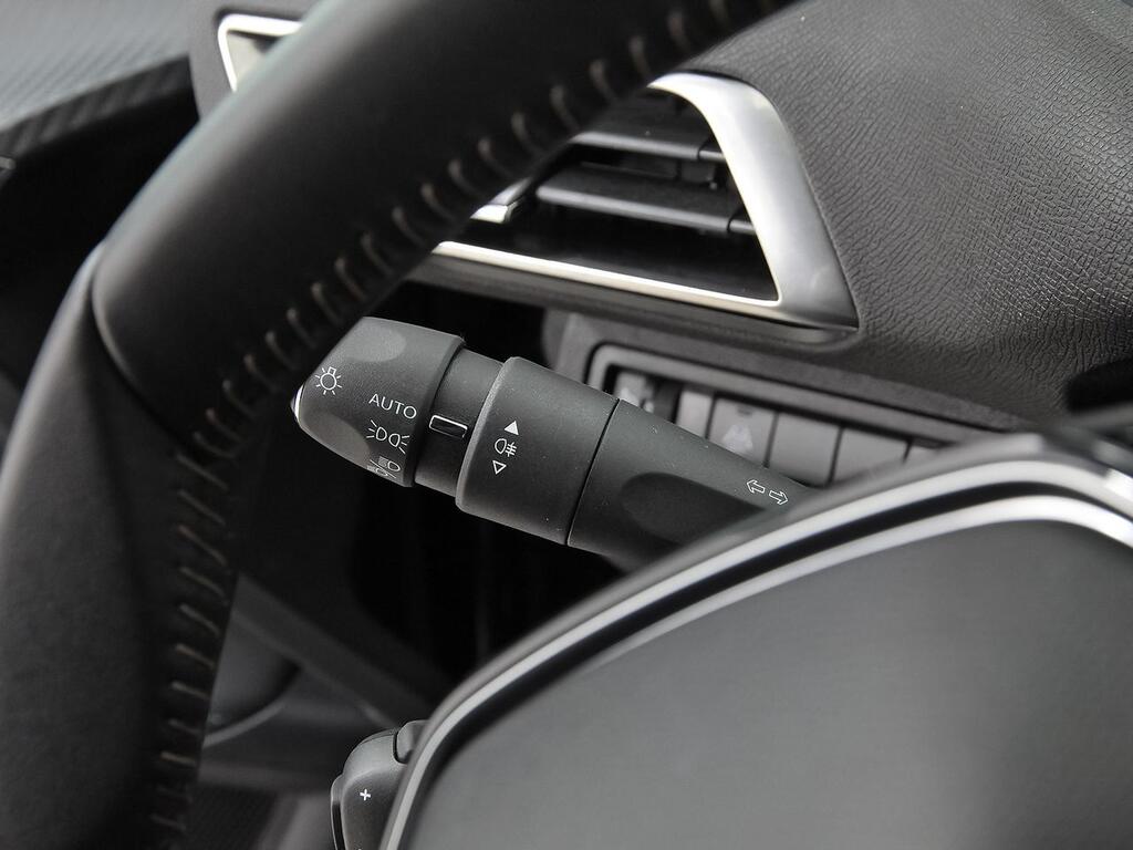 Peugeot 3008 1.2 PureTech 96KW S&S Allure Pack 15