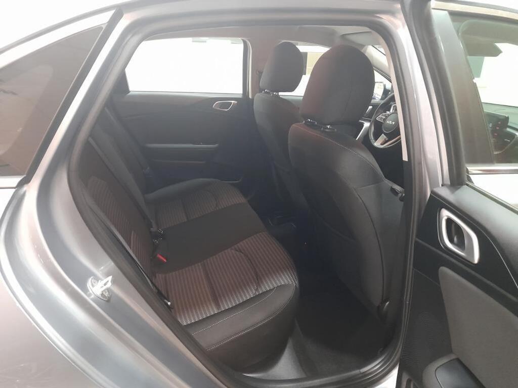 Kia Ceed 1.0 T-GDi 88kW (120CV) Drive 11