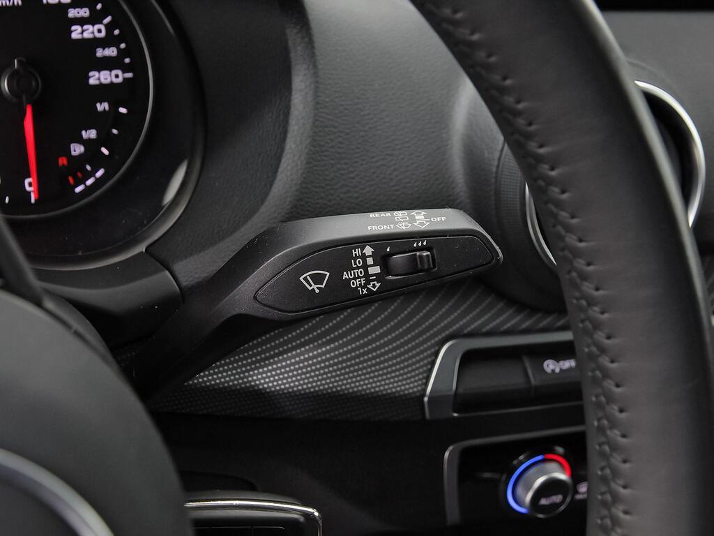 Audi Q2 Black Line 35 TDI 110kW (150CV) S tronic 18