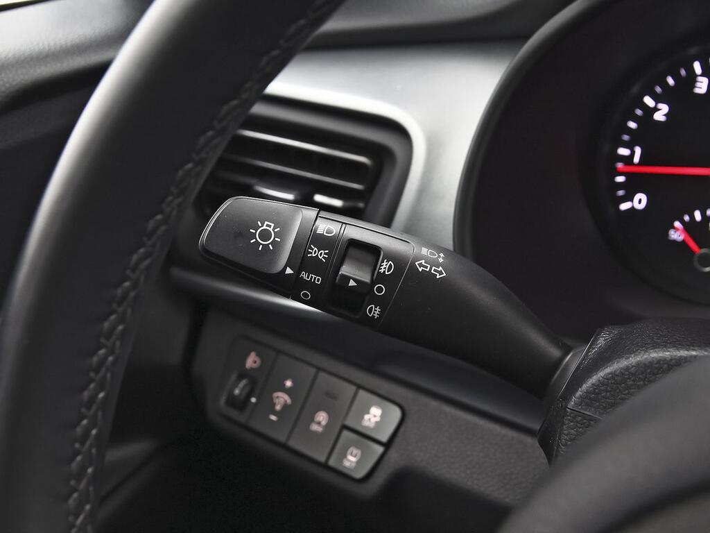 Kia Stonic 1.2 DPi 62kW (84CV) Concept 16