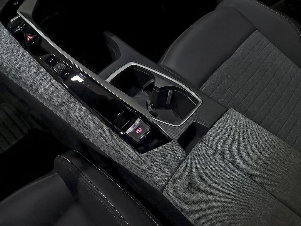 Peugeot 3008 Hybrid 1.2 100KW Allure eDCS6 31