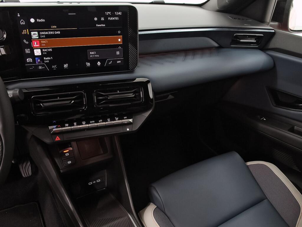 Nissan Micra Long Range 4x2 Tekna 11