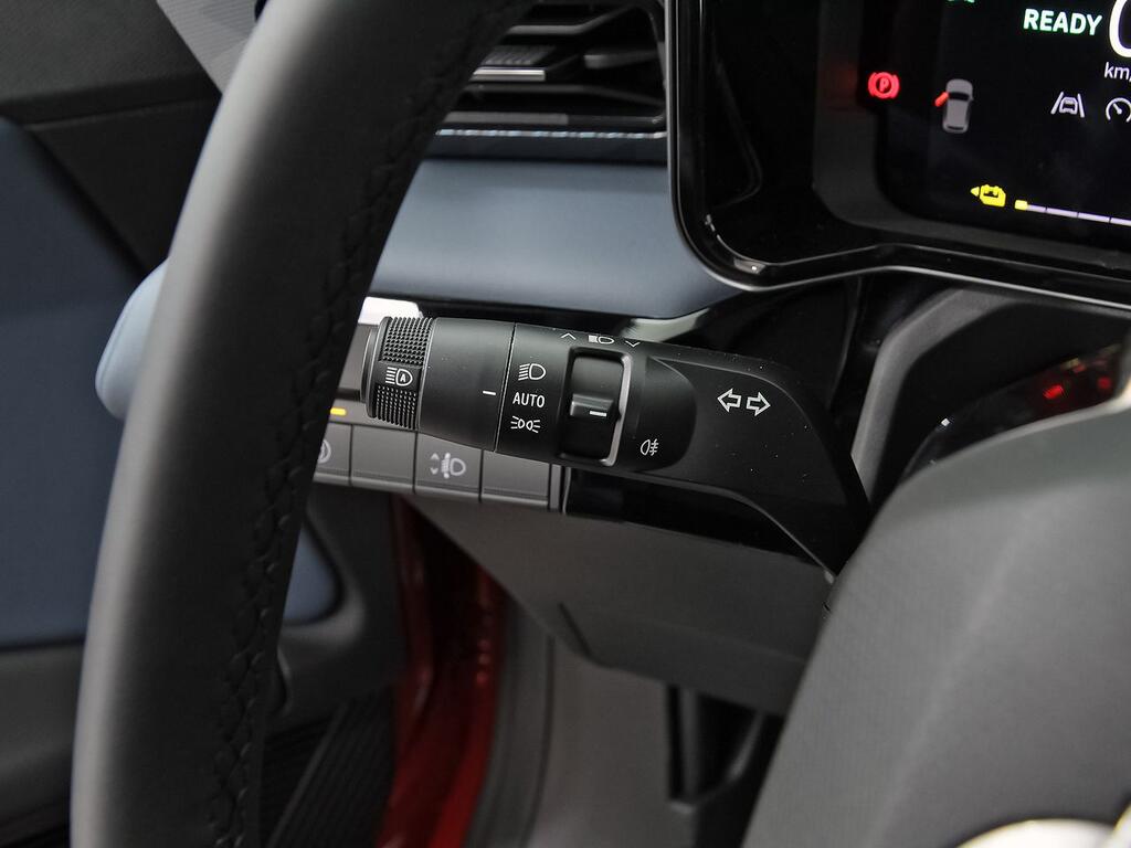 Nissan Micra Long Range 4x2 Tekna 15