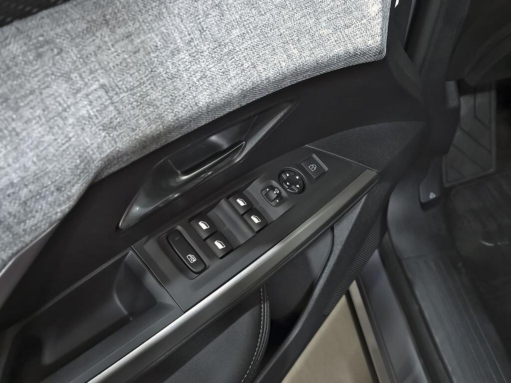 Peugeot 3008 Hybrid 1.2 100KW Allure eDCS6 11