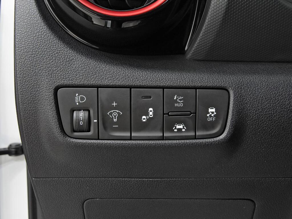 Hyundai Kona 1.6 TGDI Tecno Red 4X2 DT 13