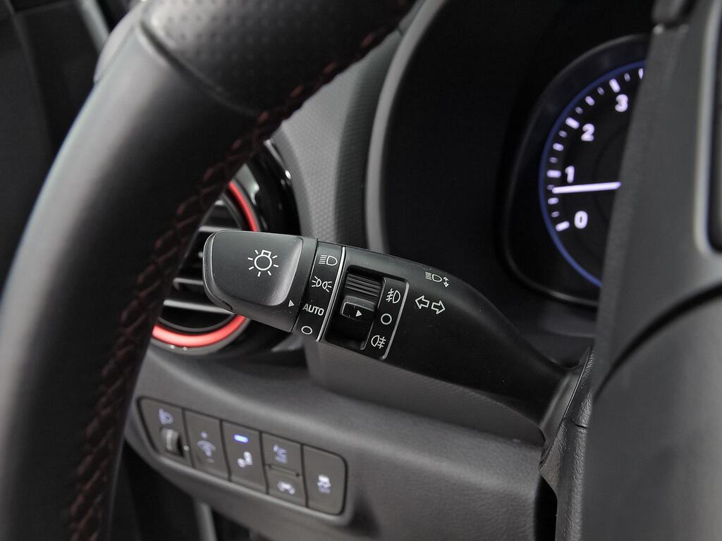 Hyundai Kona 1.6 TGDI Tecno Red 4X2 DT 15