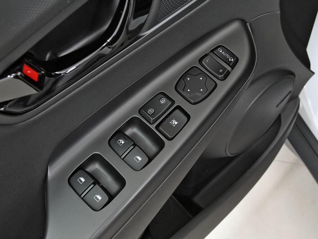 Hyundai Kona 1.6 TGDI Tecno Red 4X2 DT 12