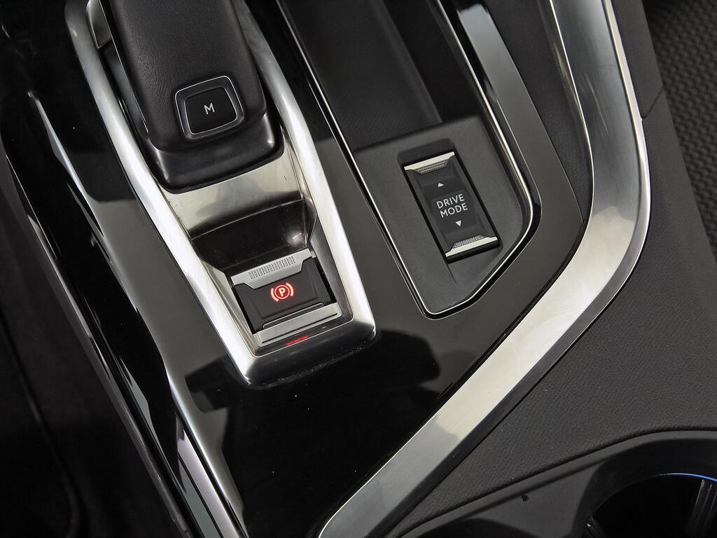 Peugeot 3008 1.2 PureTech 96KW S&S GT EAT8 32