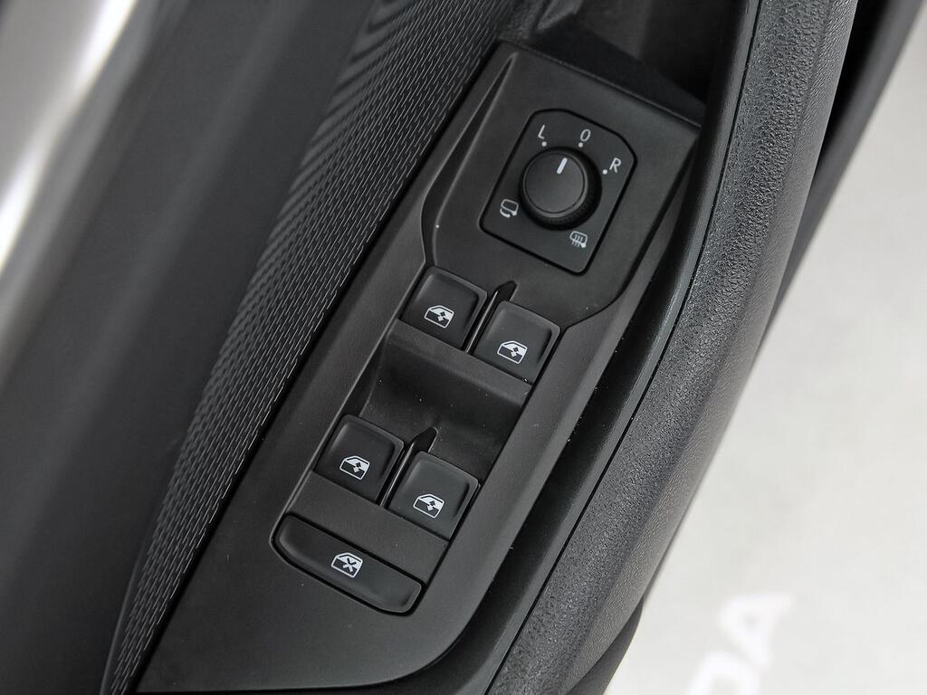 Skoda Octavia Combi 2.0 TDI 110kW DSG Ambition Plus 9