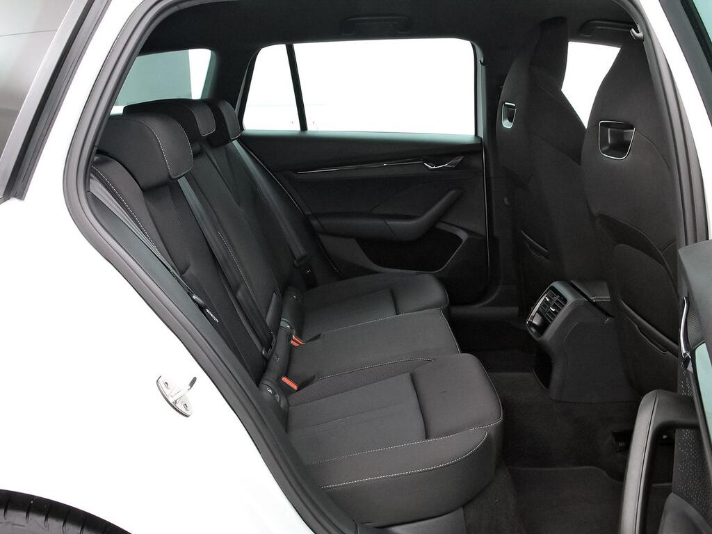 Skoda Octavia Combi 2.0 TDI 110kW DSG Ambition Plus 6