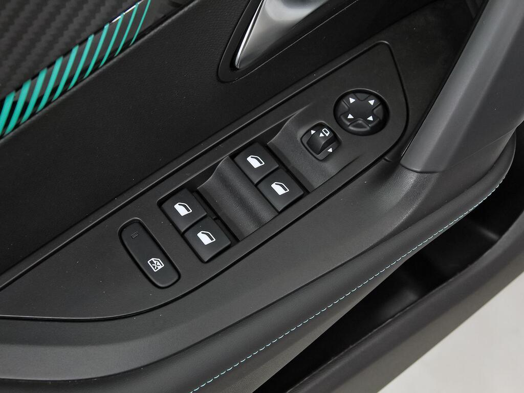 Peugeot 2008 Allure Pack Puretech 130 S&S BVM6 12