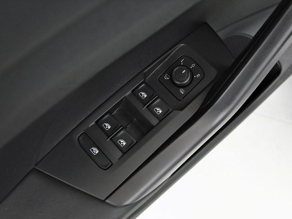 Volkswagen T-Cross Advance 1.0 TSI 81kW (110CV) 10