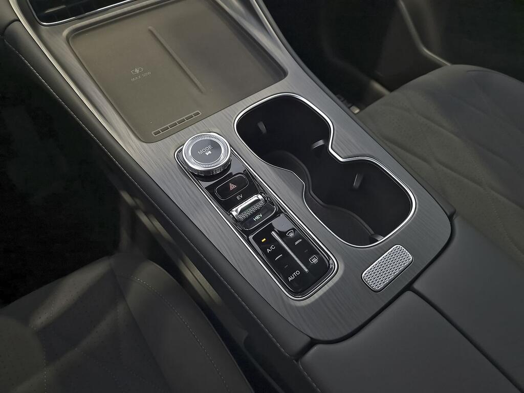 Ebro S800 1.5 TGDI PHEV Premium E-CVT 27