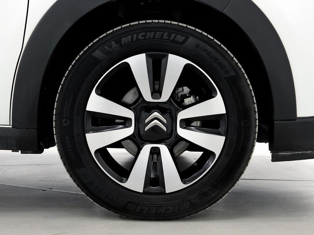 Citroën C3 PureTech 60KW (83CV) Shine 11