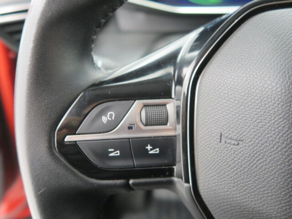 Peugeot 2008 Allure Pack Puretech 100 S&S 6 Vel. MAN 8