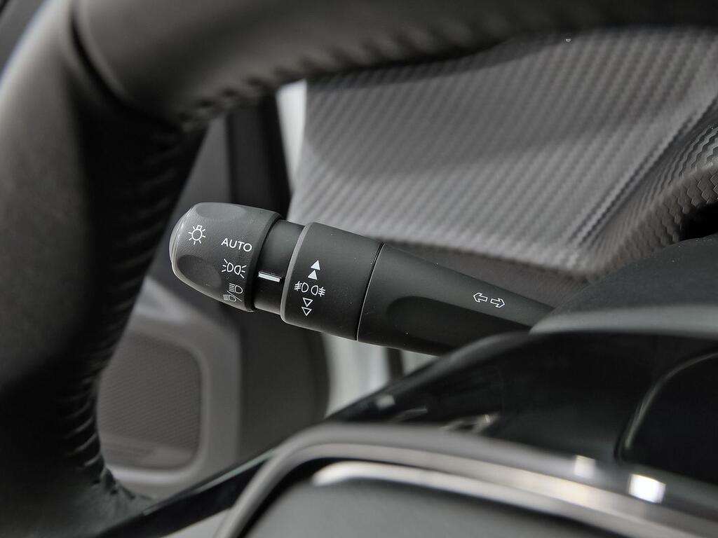 Peugeot 2008 Allure Puretech 100 S&S BVM6 16