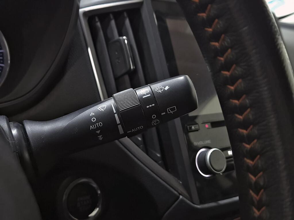 Subaru XV 2.0i Hybrid CVT Executive Plus 15