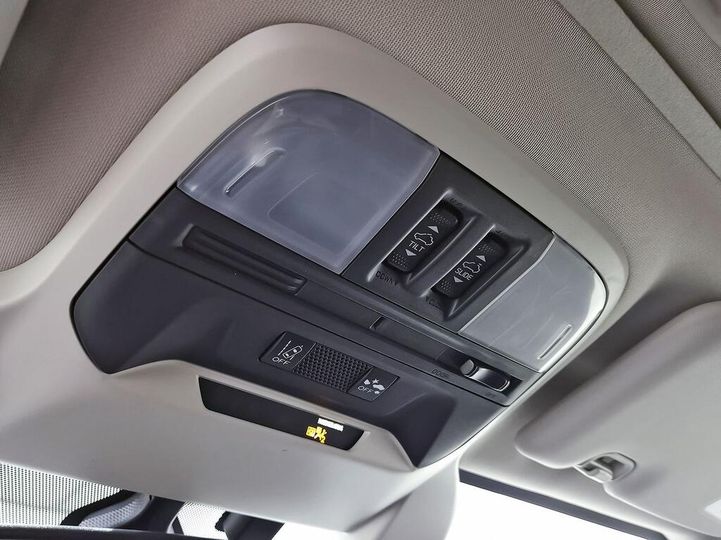 Subaru XV 2.0i Hybrid CVT Executive Plus 29