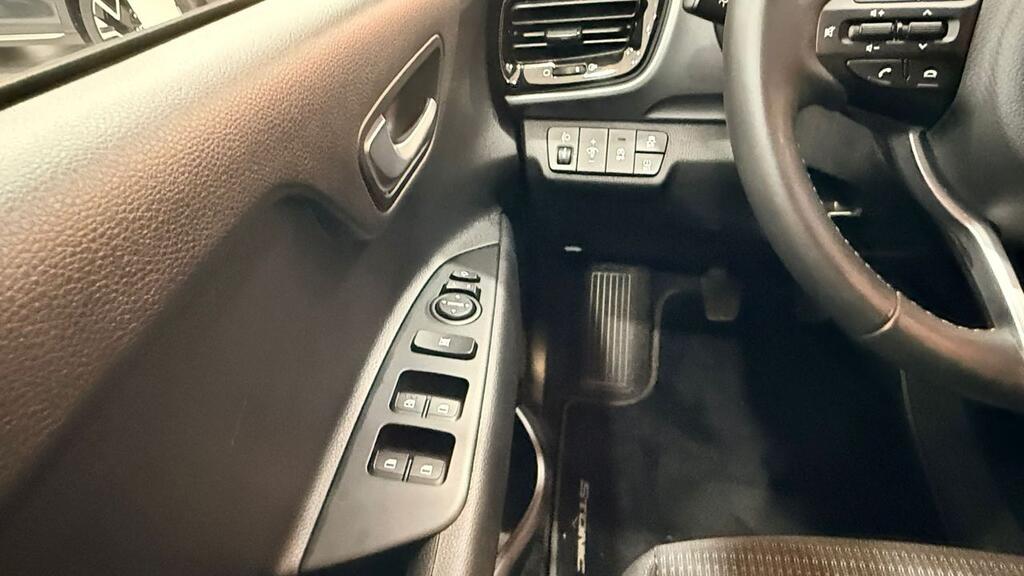Kia Stonic 1.0 T-GDi 74kW (100CV) MHEV iMT Drive 11