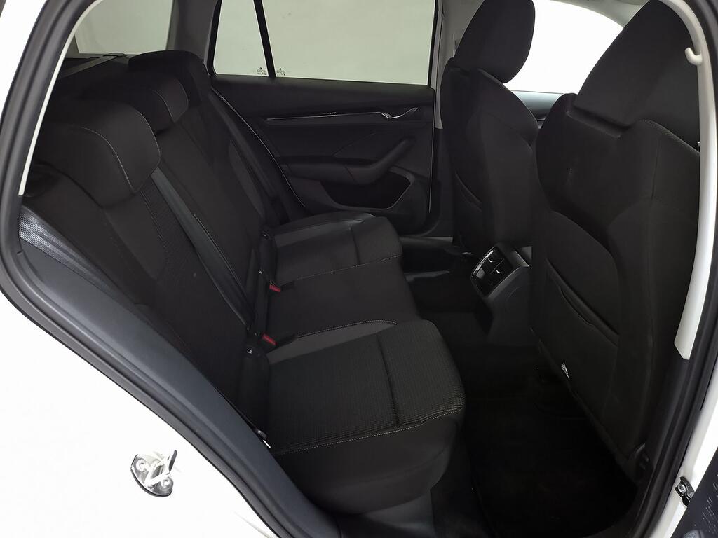 Skoda Octavia Combi 2.0 TDI 110kW DSG Ambition Plus 8