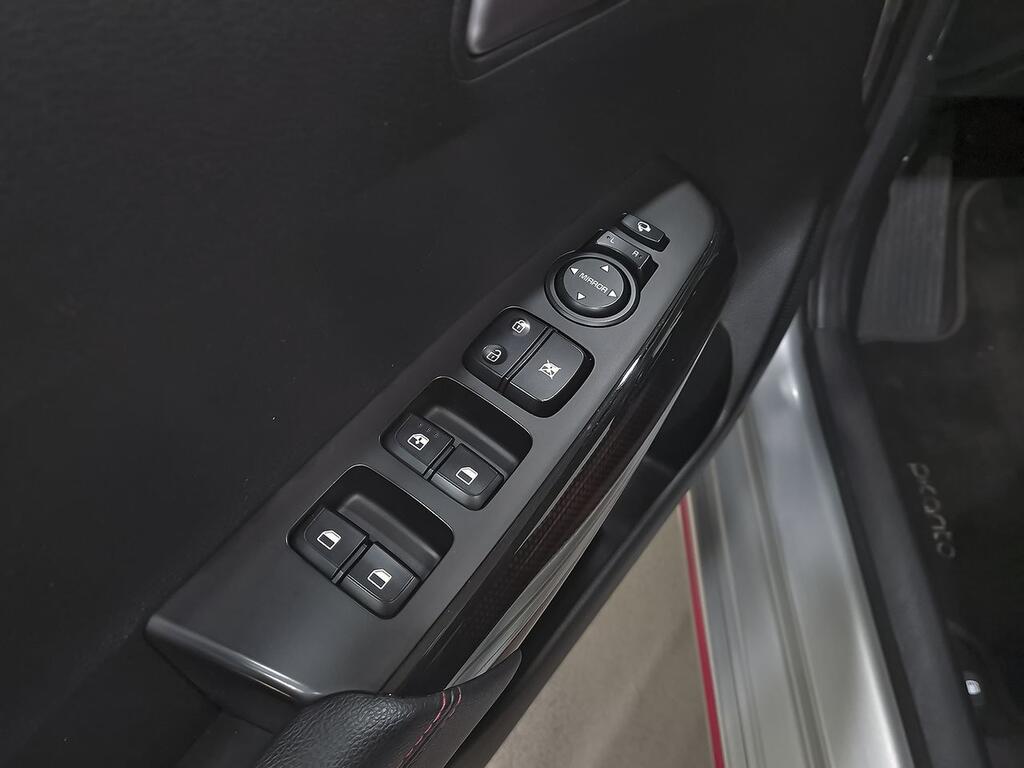 Kia Picanto 1.0 DPi 49kW (67CV) GT Line 11