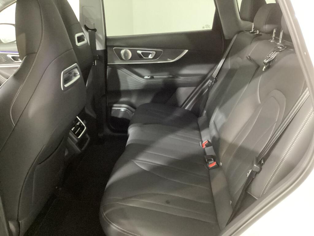 Ebro S700 1.6 TGDI Luxury 7 DCT 9