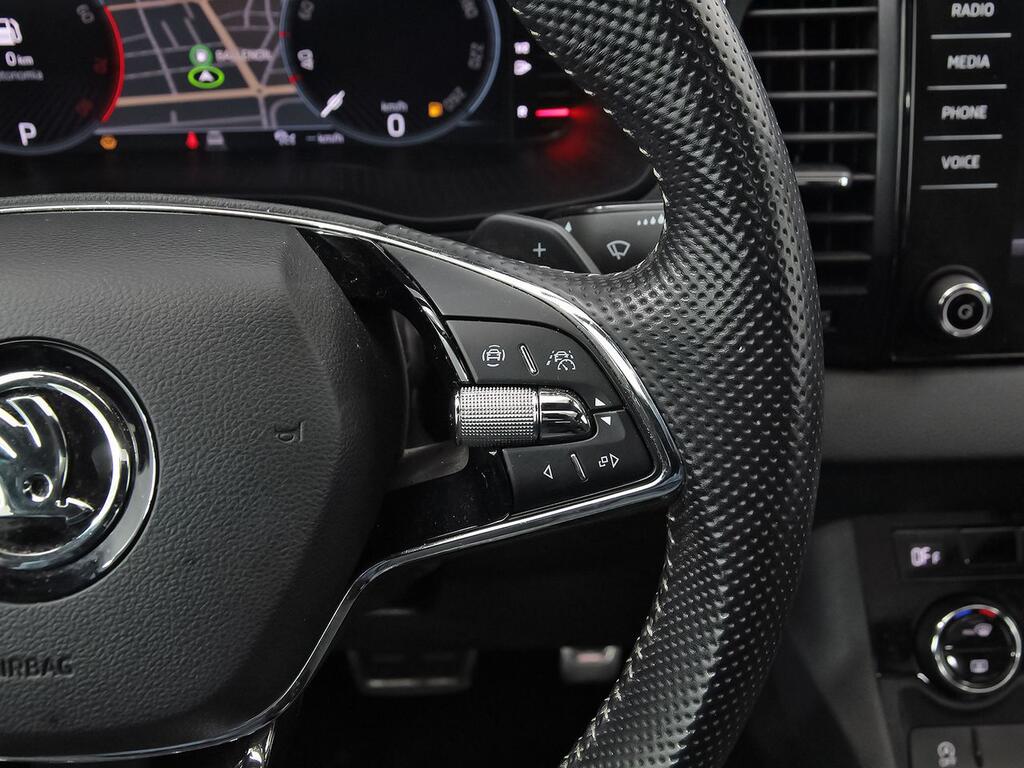 Skoda Karoq 1.5 TSI 110kW (150CV) DSG ACT Sportline 18