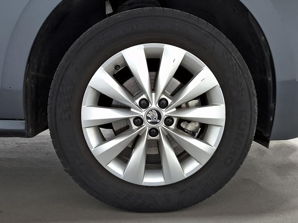 Skoda Kamiq 1.0 TSI 81kW (110CV) Ambition 8