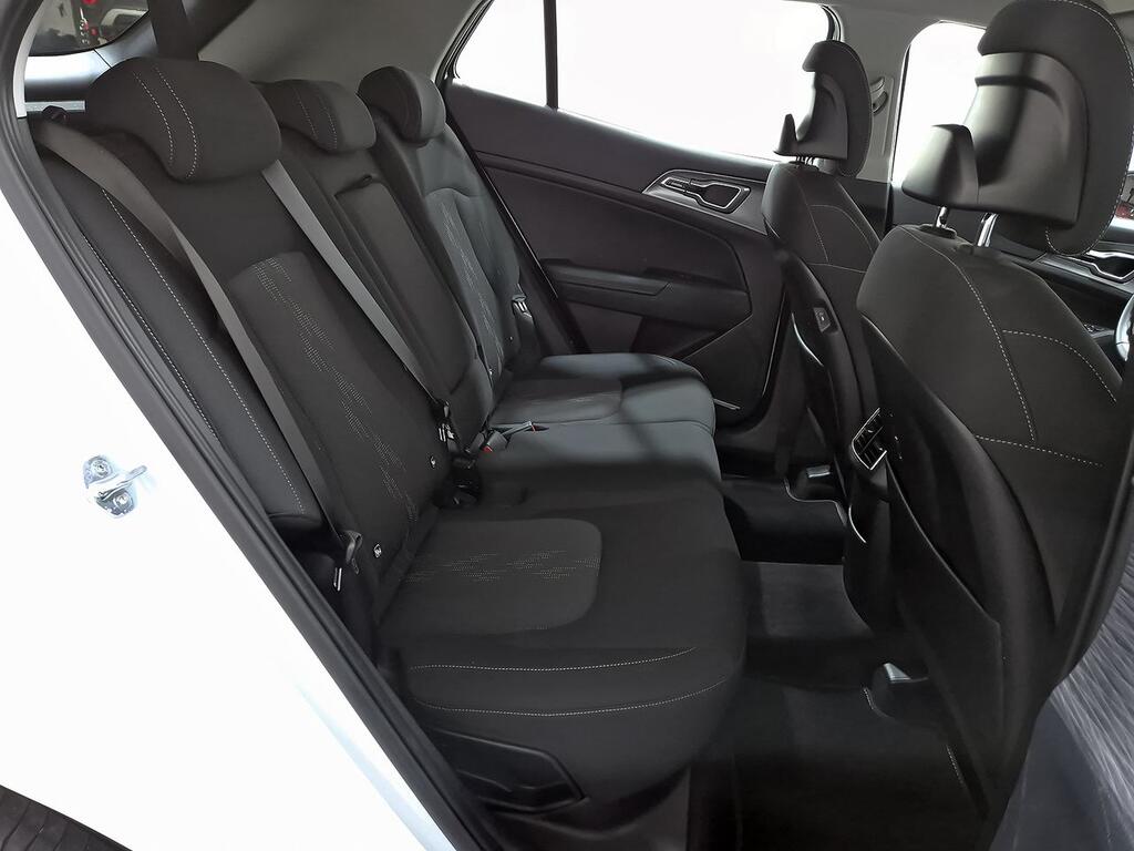 Kia Sportage 1.6 CRDi MHEV 100kW (136CV) Drive 4x2 8