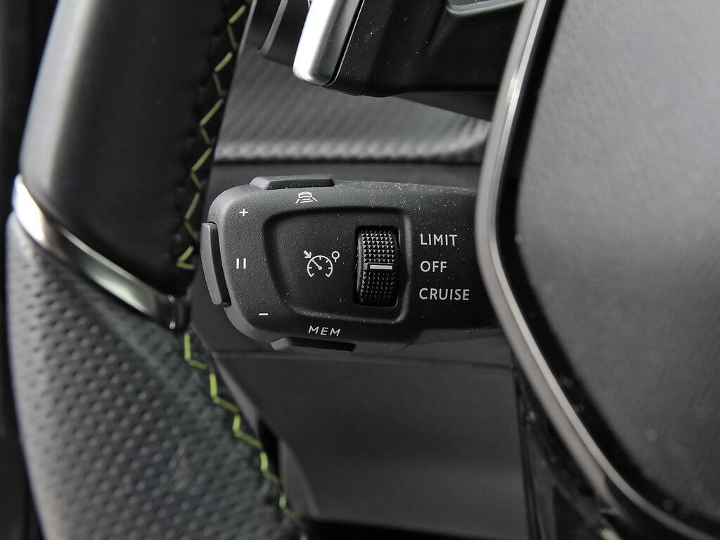 Peugeot 2008 GT Puretech 130 S&S EAT8 17