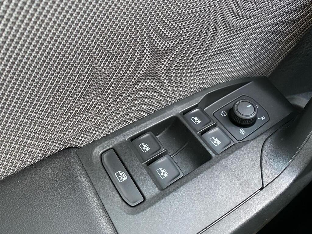 Seat Leon 1.5 TSI 85kW S&S Style 25 Aniversario 11