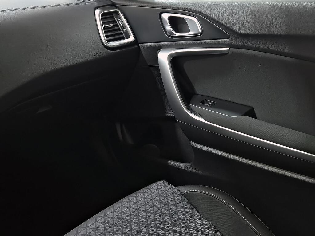 Kia XCeed 1.6 MHEV iMT Drive 100kW (136CV) 30