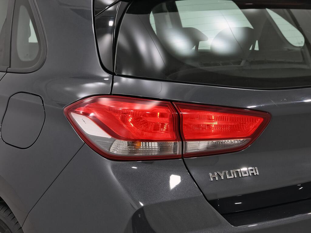 Hyundai i30 1.5 DPI Essence 26