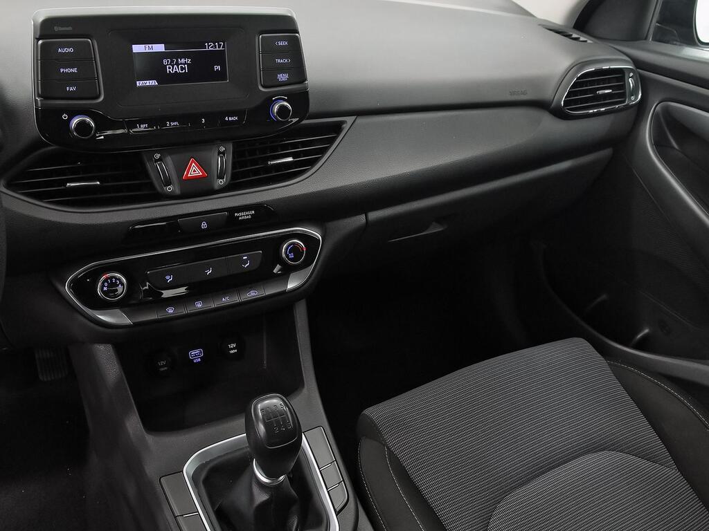 Hyundai i30 1.5 DPI Essence 12