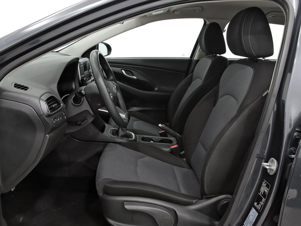 Hyundai i30 1.5 DPI Essence 8