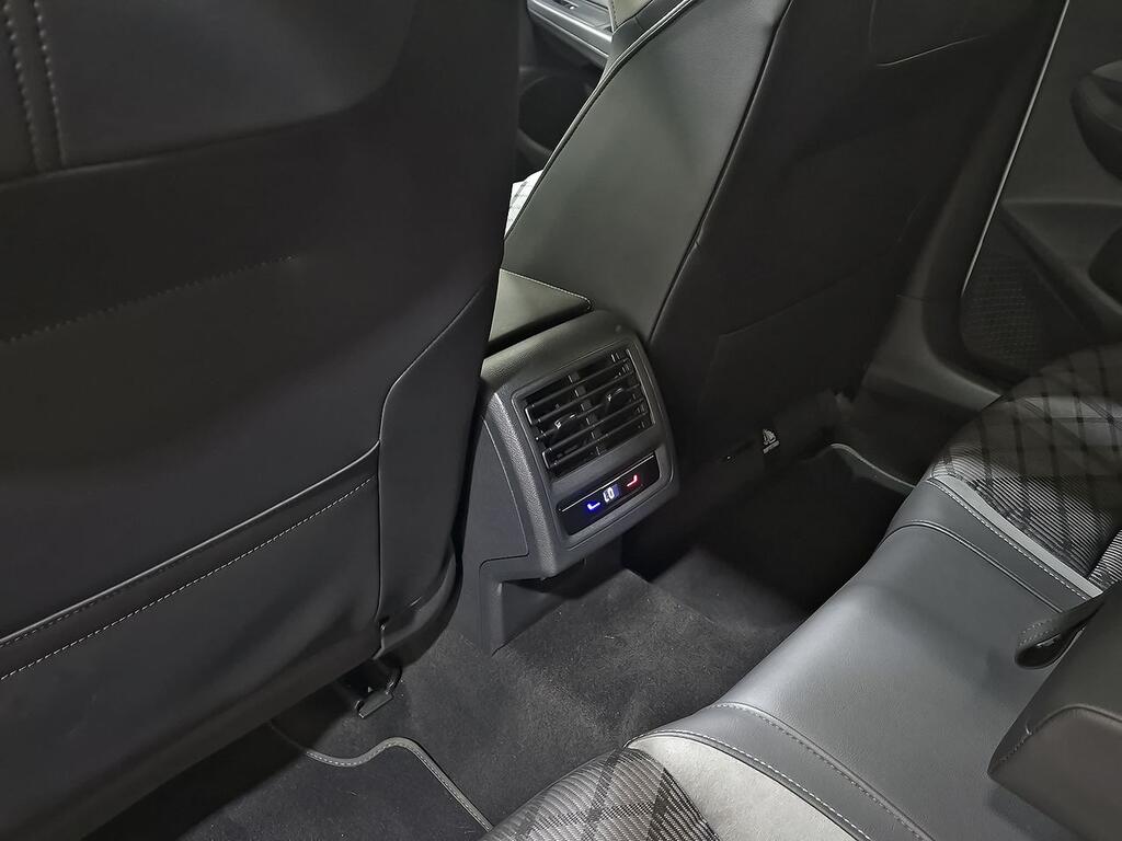 Volkswagen Golf R-Line 1.5 eTSI 110kW (150CV) DSG 35