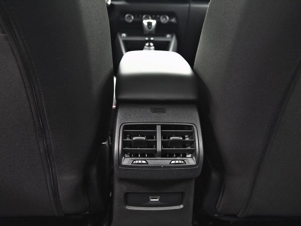 Citroën C4 BlueHDi 110 S&S 6v Feel 32