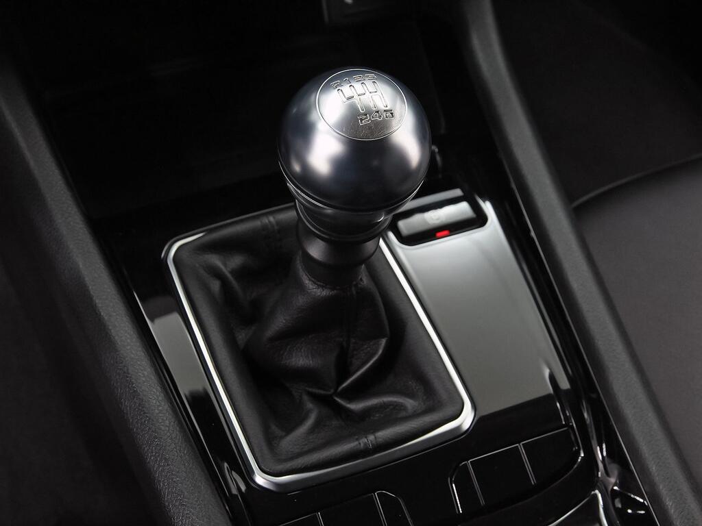 Jeep Compass 1.3 Gse T4 96kW (130CV) Limited MT FWD 32