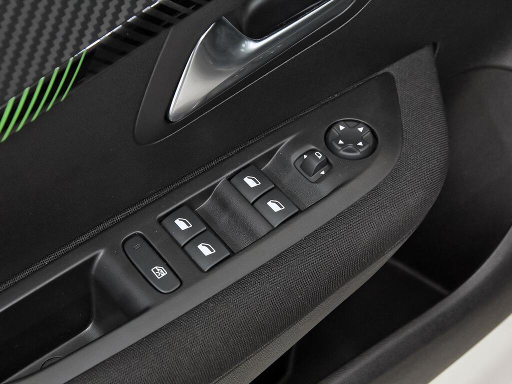 Peugeot 208 Active Puretech 100 13