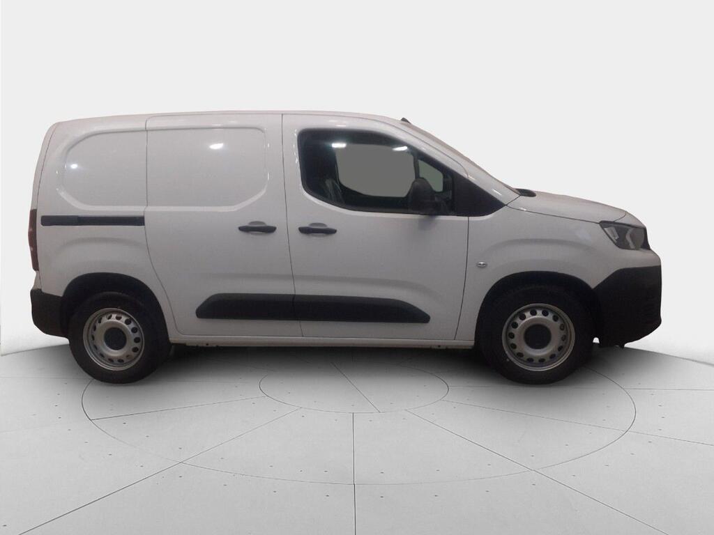 Peugeot Partner E-PARTNER FG STANDARD 800 KG BEV (100KW) 136CV 4