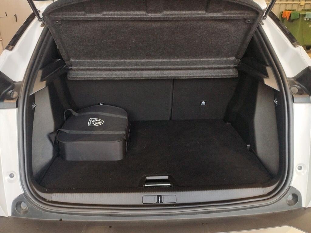 Peugeot 2008 Eléctrico Allure Pack (100kW) 15