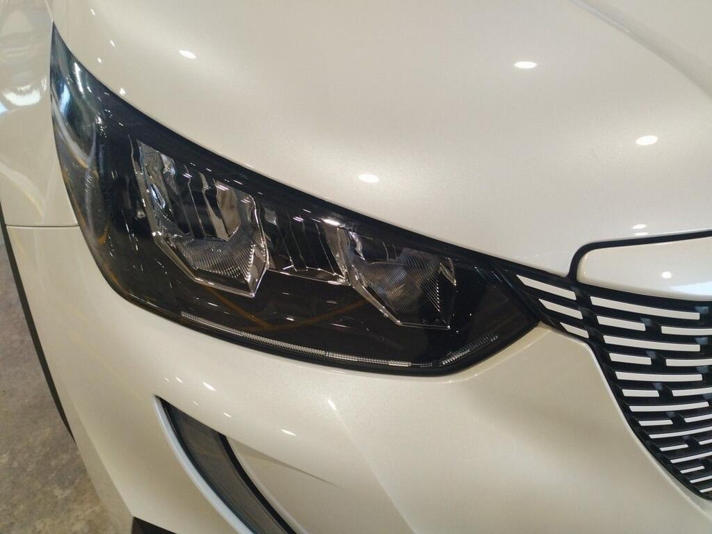 Peugeot 2008 Eléctrico Allure Pack (100kW) 16