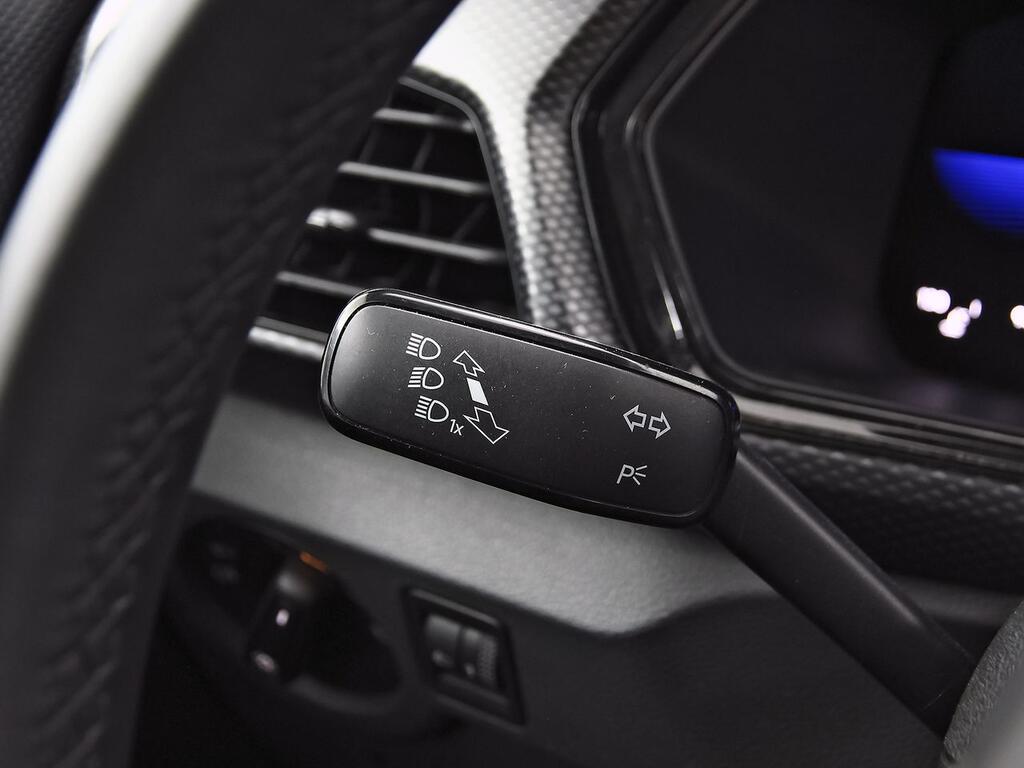 Volkswagen T-Cross Advance 1.0 TSI 81kW (110CV) 13